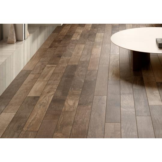 rusztikus tolgy fa parketta hatasu chevron keramia padlolap jarolap fagyallo csuszasmentes barna mediterran klasszikus polgari csempe greslap tolgyfa parketta hatas 2.jpg